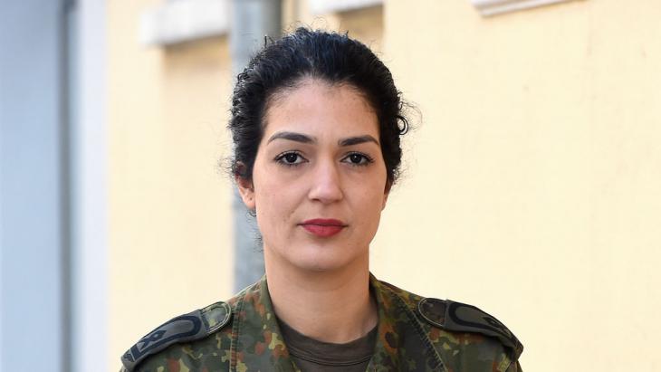 Nariman Reinke, company sergeant major with the German Army (photo: picture-alliance/dpa/H. Hollemann)