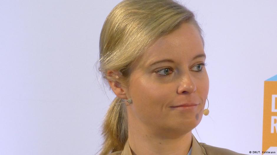 Alexandra Frommer, Personalexpertin bei Siemens; Foto: DW