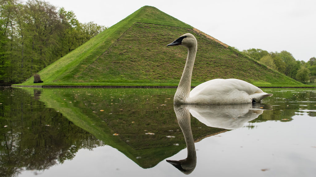 Grabpyramide im Fürst-Pückler-Park in Branitz bei Cottbus; Foto: picture-alliance/dpa/P. Pleul