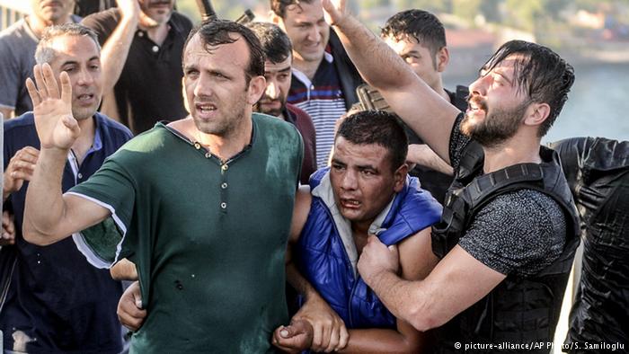 تركيا بعد الانقلاب العسكري الفاشل، إردوغان، غولن ، كولن ، غولان ، الجيش التركي. لسان الحال الأتراك: ديمقراطية منقوصة خير من ديكتاتورية العسكر 