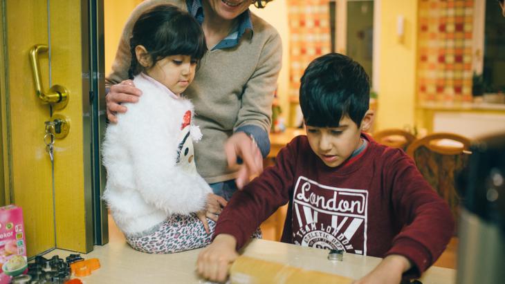 Refugee children in a refugee reception centre in Dresden (photo: picture-alliance/dpa/O. Killig)