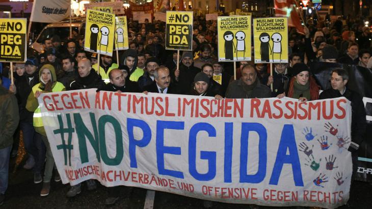 Anti-PEGIDA demonstration on 02.02.2015 (photo: picture-alliance/APA/Herbert P. Oczeret)