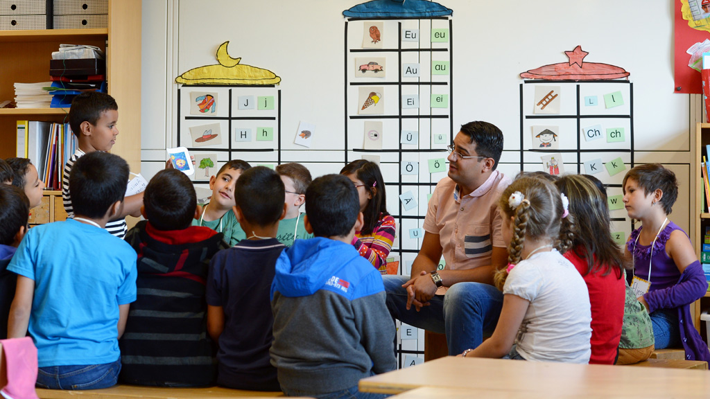 Islamischer Religionsunterricht in deutschen Schulen; Foto: picture-alliance/dpa/R. Holschneider