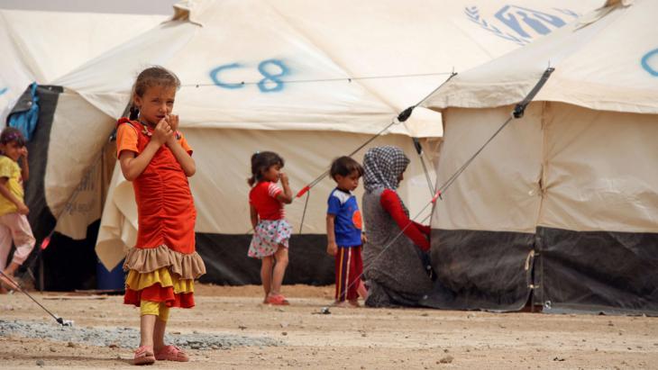 Refugee camp near Mosul in Iraq′s northern Makhmour region (photo: Reuters/A. Jalal)