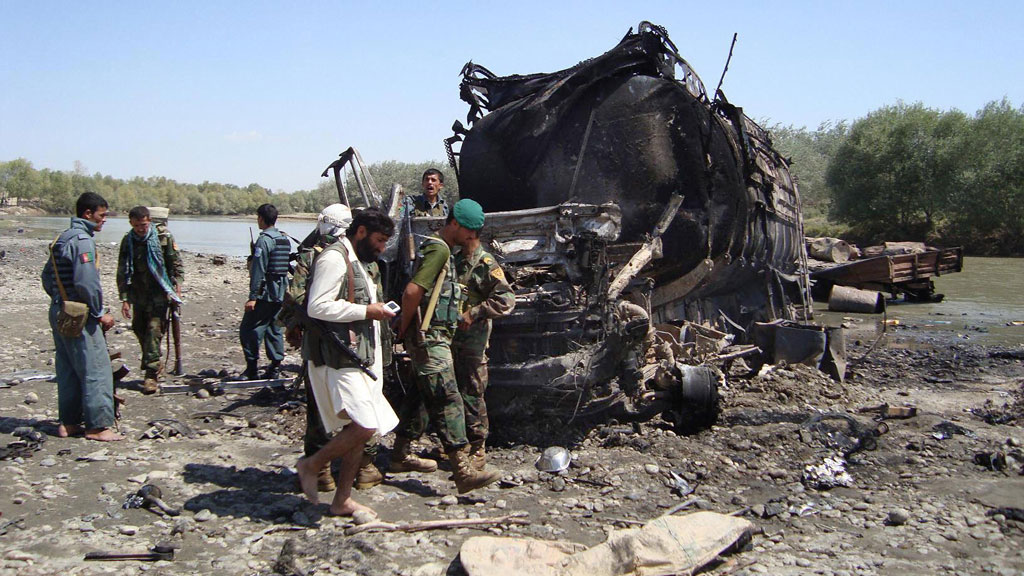 Von Bundeswehr bombardierter Tanklastzug in Kundus im Jahr 2009; Foto: AFP/Getty Images