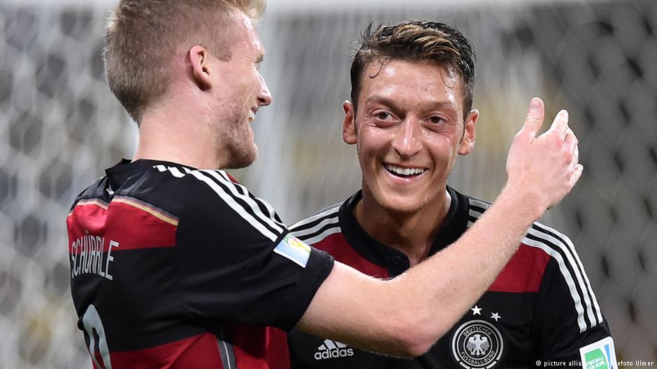 Mesut Özil während eines WM-Länderspiels in Brasilien im Jahr 2014; Foto: picture-alliance 