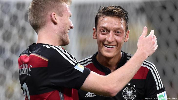 Mesut Ozil during a match at the 2014 World Cup in Brazil (photo: picture-alliance)