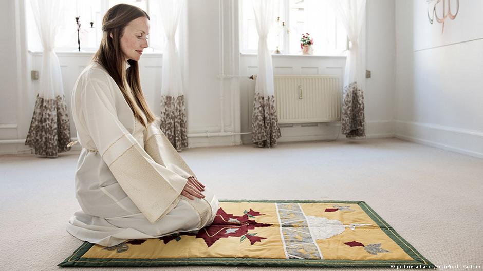 Sherin Khankan beim gebet in der Frauen-Moschee in Kopenhagen; Foto: 