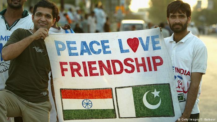 Cricket fans from India and Pakistan (photo: Getty Images/S. Barbour)