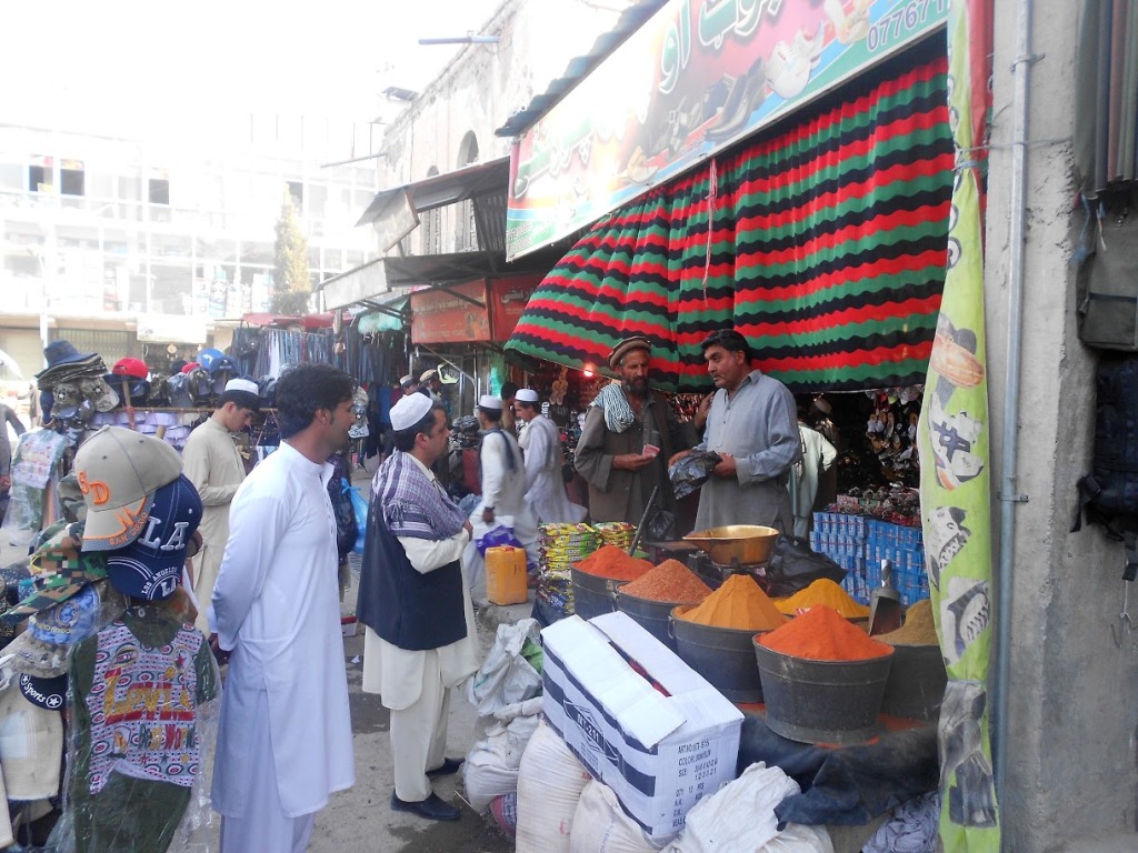 Straßenhändler in Khost; Foto: Emran Feroz 