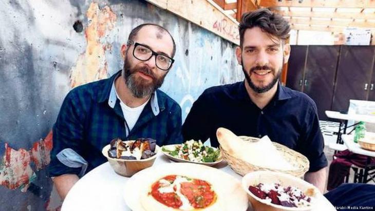 Potato cakes with tahini: Oz Ben David and Jalil Dabit run the hummus restaurant ″Kanaan″ in Berlin (photo: Kfir Harabi-Media-Kantine)