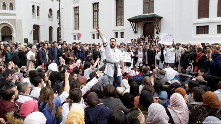 Striking doctors in Algiers (photo: Reuters)