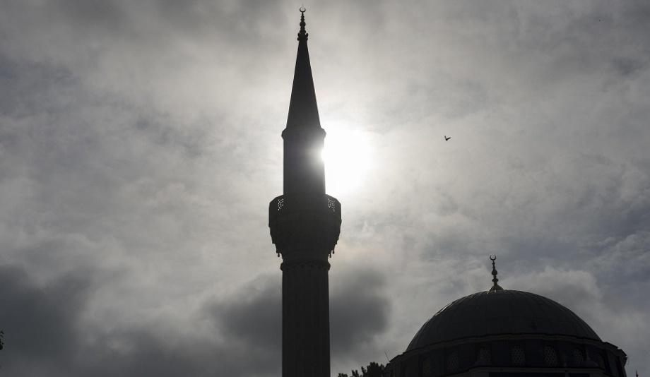 Minarett und Kuppel einer Moschee in Berlin; Foto: Archivbild/Paul Zinken/dpa