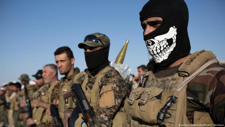 Hashed al Shaabi Shia militia units in October 2016 at a military camp south of Mosul (photo: picture-alliance/Nur Photo/S. Backhaus)