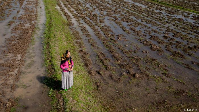 Film still from "Poets of Life" by Shirin Barghnavard (photo: Karafilm)