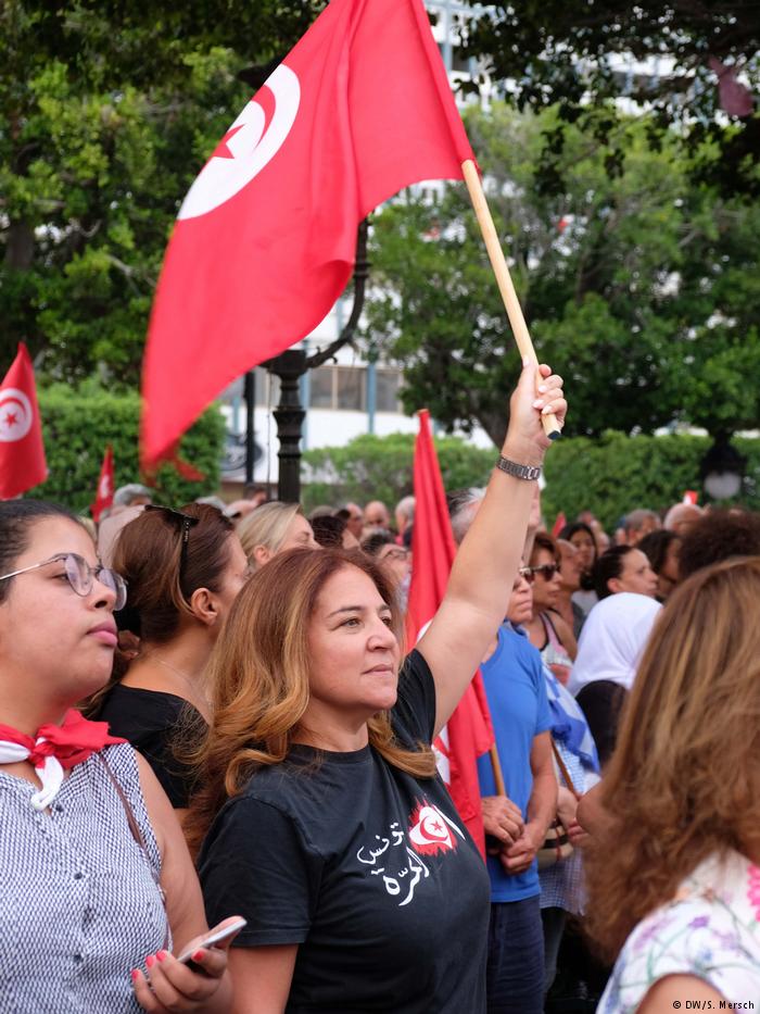 Am tunesischen Frauentag (13.08.) forderten die Demonstranten mehr Gleichberechtigung; Foto: Sarah Mersch/DW