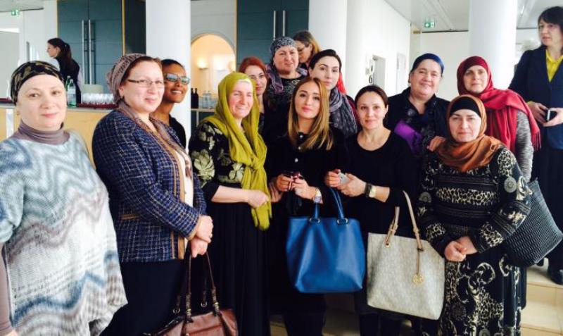 The first graduates, from the Chechen community, of the Austrian Mothersʹ School at the award ceremony on 8 March 2016 in Vienna (photo: Women Without Borders)