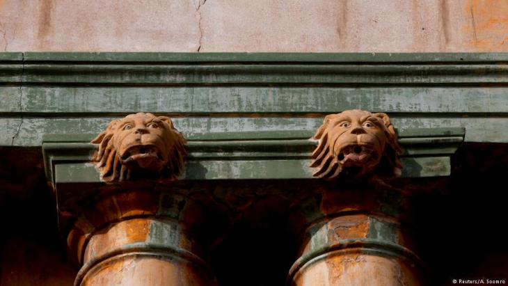 From Raj to architectural riches – crumbling colonial splendour in Karachi (photo: Reuters)