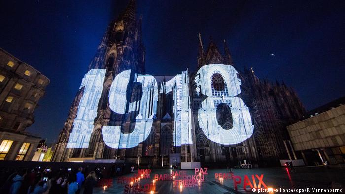 Illumination at Cologne Cathedral (photo: picture-alliance/dpa/R. Vennenbernd)