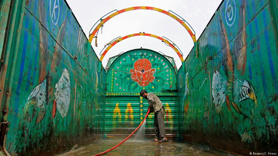 "Keep on trucking": Art on the move in Pakistan; Foto: Caren Firouz/Reuters