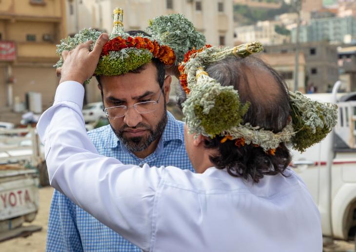 رجال الزهور في السعودية - عادات مشتركة في جبال ممتدة على الحدود اليمنية 