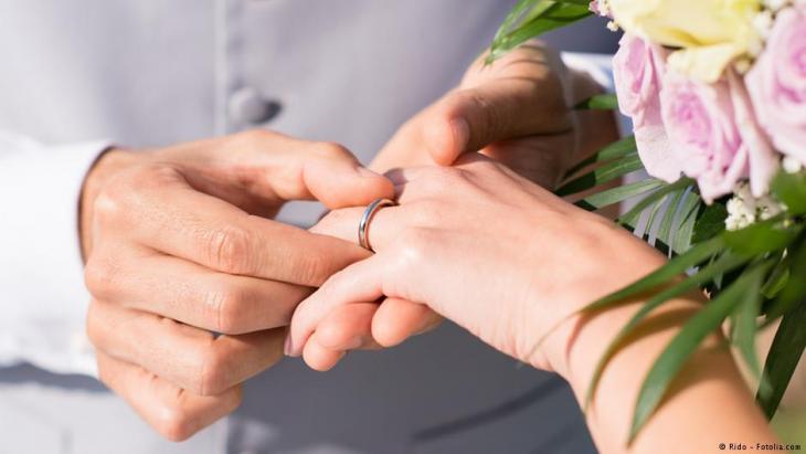 Symbolic image of a wedding ring/wedding (photo: Rido/Fotolia.com)