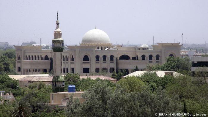 السودان - لمحة تاريخية عن حكومات عسكرية ومدنية أمسكت بزمام السلطة السودانية