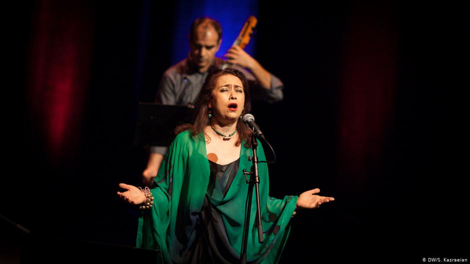 Mamak Khadem &amp; ensemble perform during the New Sounds of Iran Festivals at the Cologne Philharmonic in 2013 (photo: DW/Shirin Kasraeian)