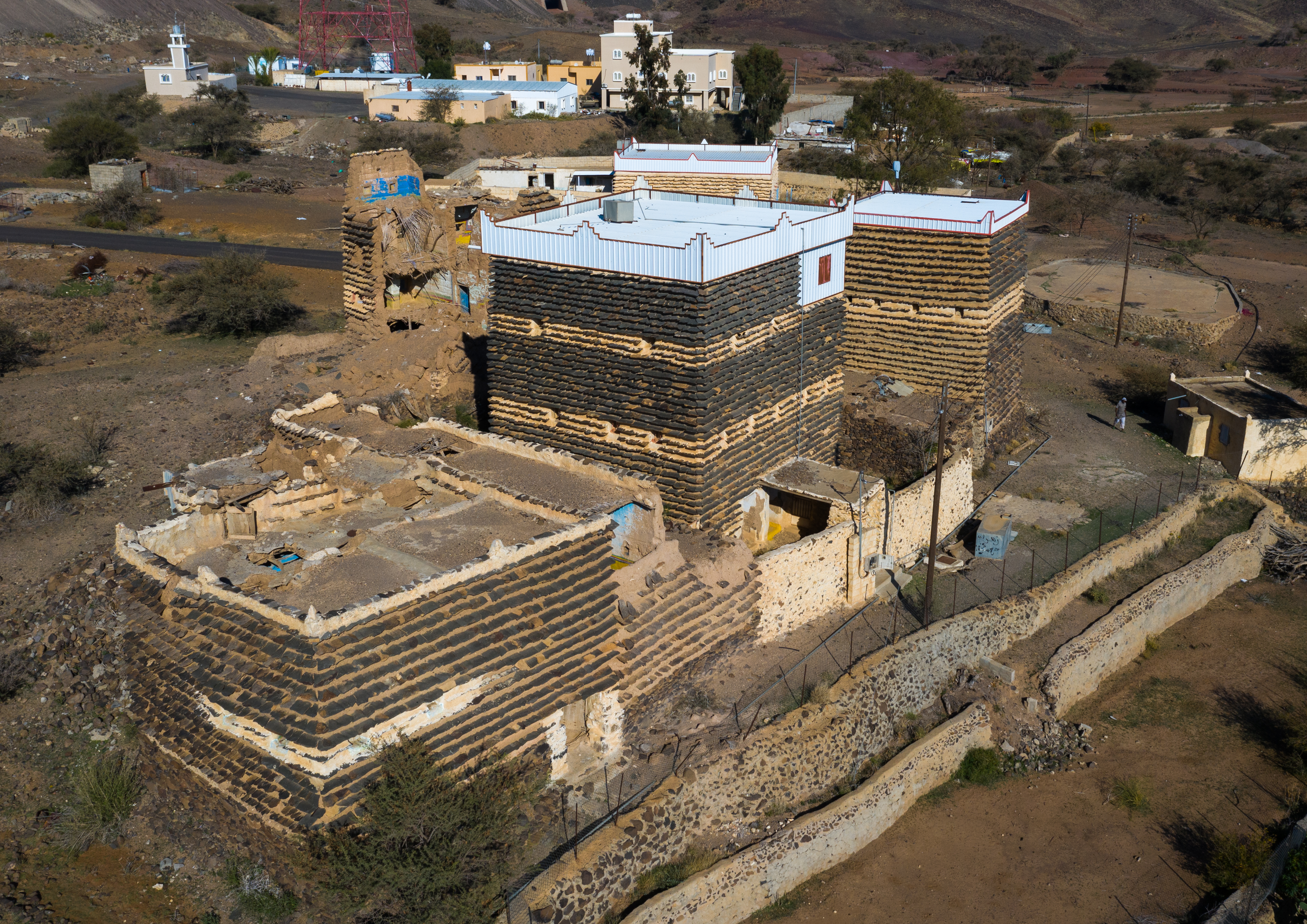 Village of Sarat Abidah, Saudi Arabia (photo: Eric Lafforgue)