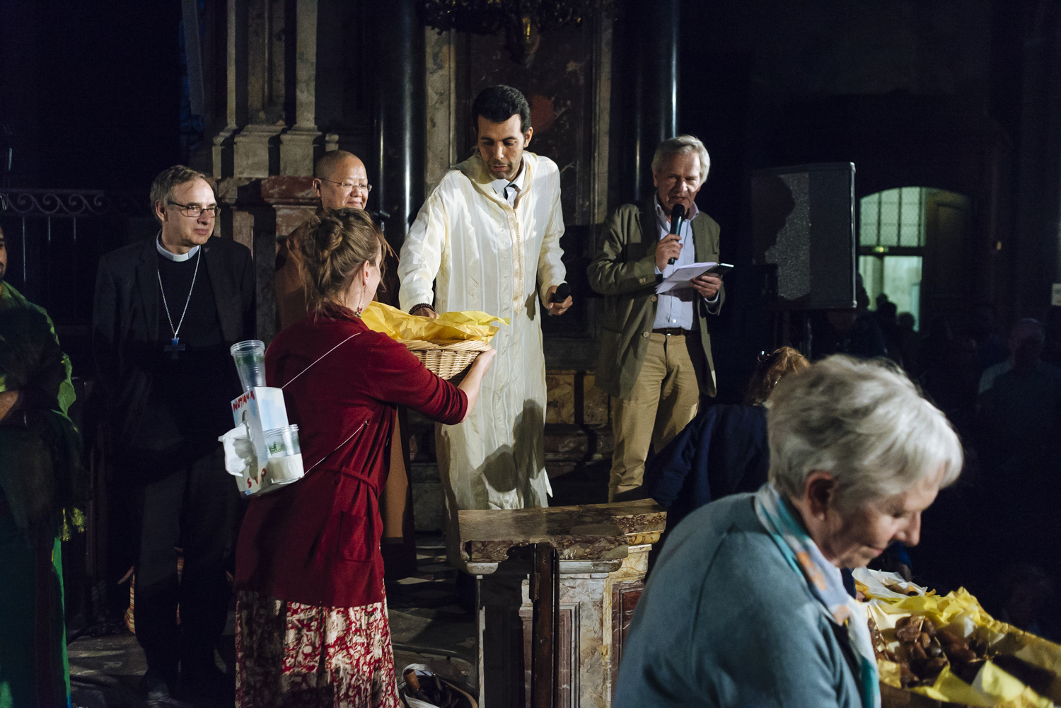 Breaking the Ramadan fast together on 4 June 2017 (photo: Jan Schmidt-Whitley / Le Pictorium)