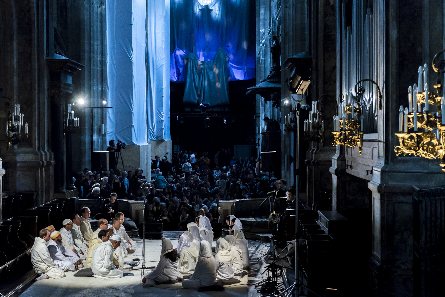 The Sufi choir Aisa sings in Saint Merry Church on 4 June 2017 (photo: Jan Schmidt-Whitley / Le Pictorium)