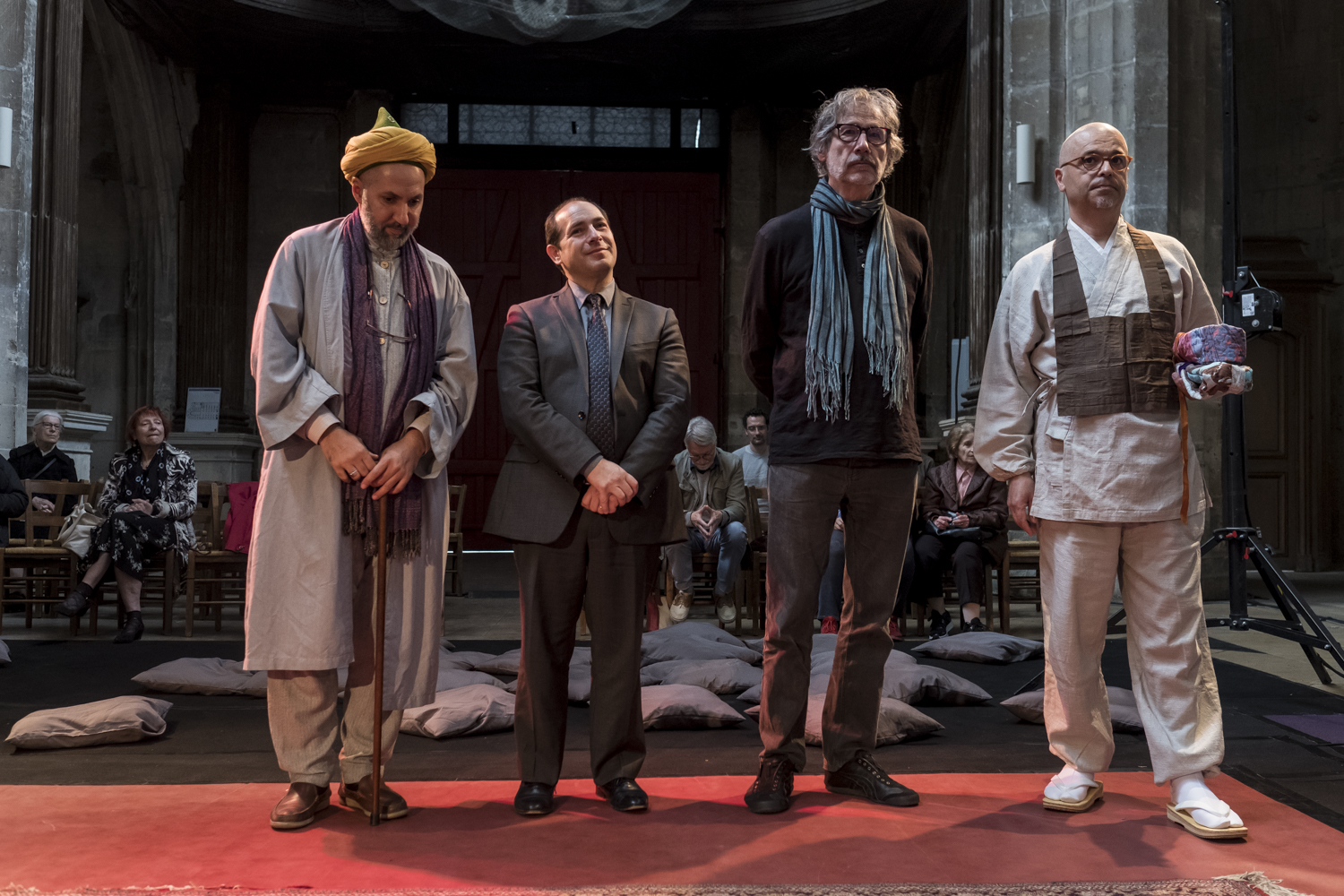 From left to right: Abd El Hafid Benchouk, representative of the Naqshbandi Sufi Way in France, Rabbi Tom Cohen, founder of Kehilat Gesher, the French-American synagogue of Paris, a representative of the Saint Merry church and Khagan SeiSon Kugo, Zen master (photo: Jan Schmidt-Whitley / Le Pictorium)