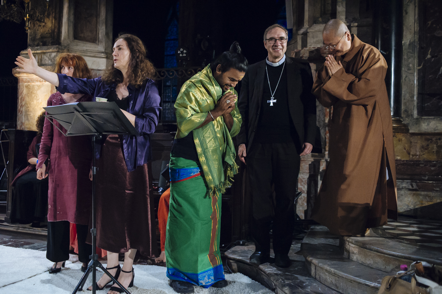 A Catholic priest is flanked by a representative of the Ganesh Temple Sri Manicka Vinayakar Alayam and a monk of the Fo Guang Shan Temple, 4 June 2017 (photo: Jan Schmidt-Whitley / Le Pictorium)