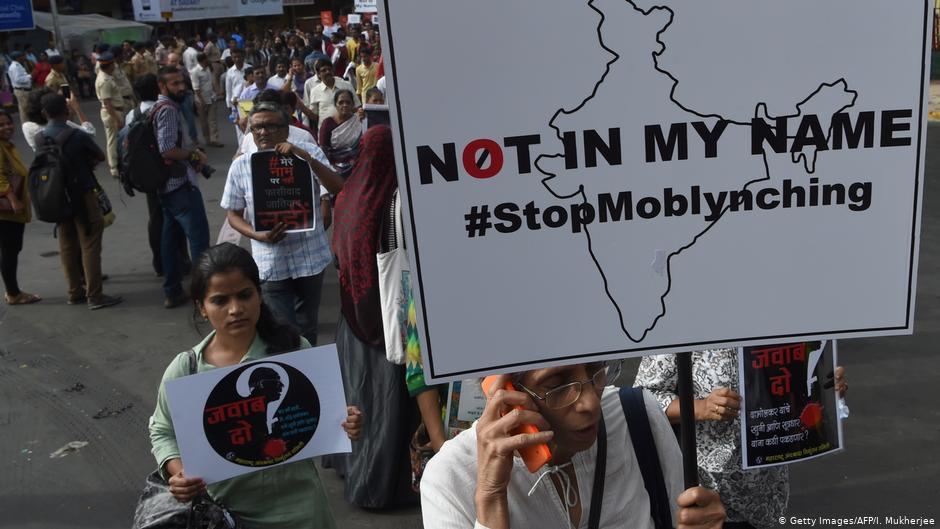 Indian demonstrators take part in a protest against a spate of murders targeting minorities under the pretext of protecting cows in Mumbai on 3 July 2017 (photo: Getty Images/AFP/I. Mukherjee)