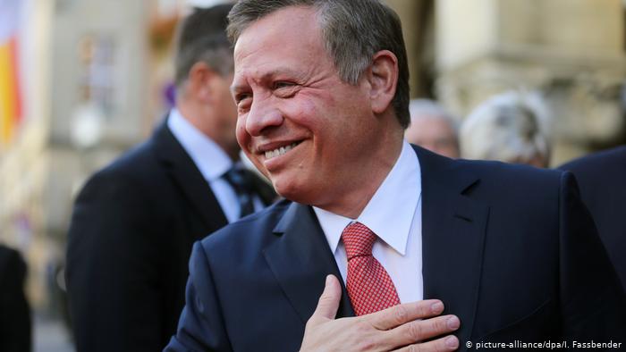 الملكيات العربية - سلطوية متسلطة أم إصلاحية مرنة؟ Deutschland Jordaniens König Abdullah II erhält Westfälischen Friedenspreis (picture-alliance/dpa/I. Fassbender)