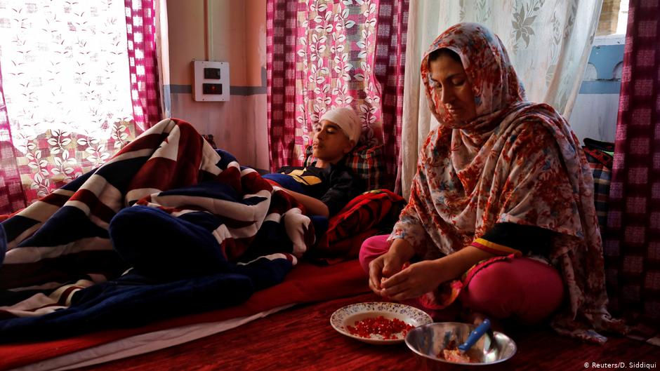 Irshad, a 15-year-old Kashmiri boy who was injured by pellets fired by Indian security forces during protests (photo: Reuters/D. Siddiqui)