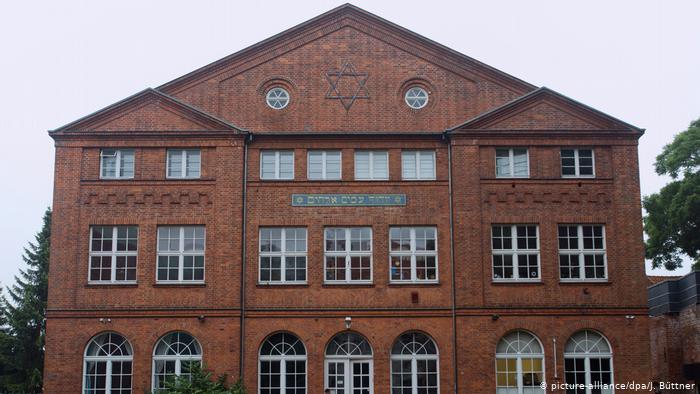 Synagogue in Lubeck, Germany (photo: picture-alliance/dpa/J. Buttner)