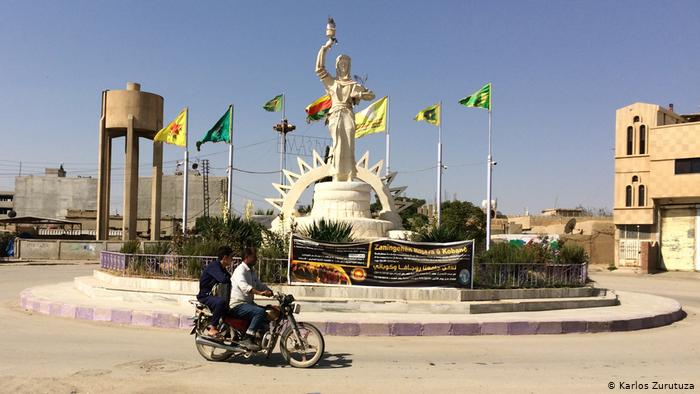 An empty roundabout in Amuda, Syria