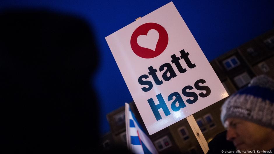 Demonstration gegen Rassismus und Fremdenfeindlichkeit in Cottbus; Foto: picture-alliance/dpa 