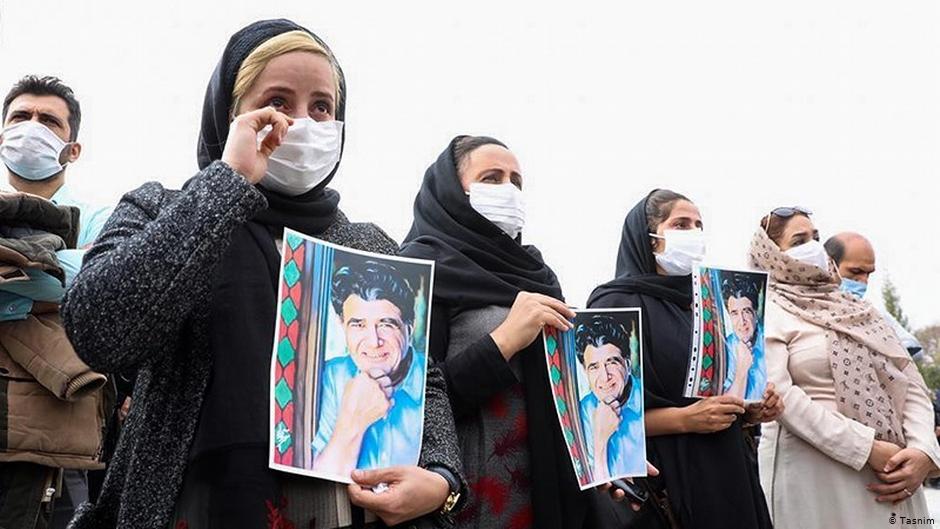 Mourning the death of Iranian musician Mohammad Reza Shajarian (photo: Tasnim)