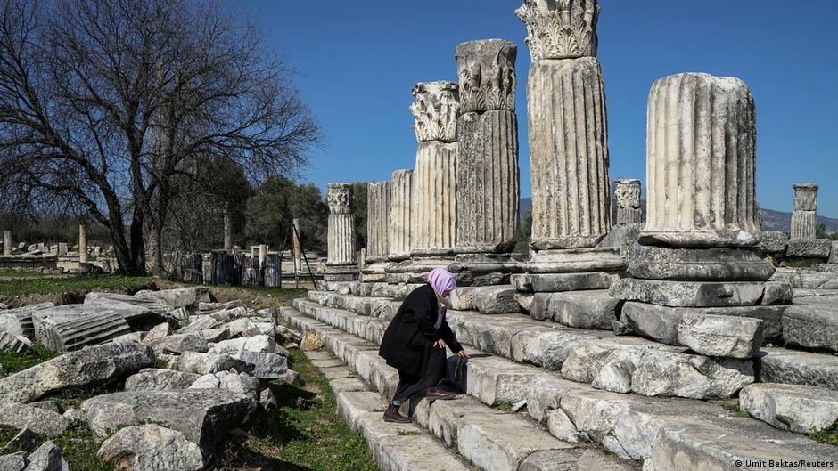 (photo: Umit Bektas/Reuters)