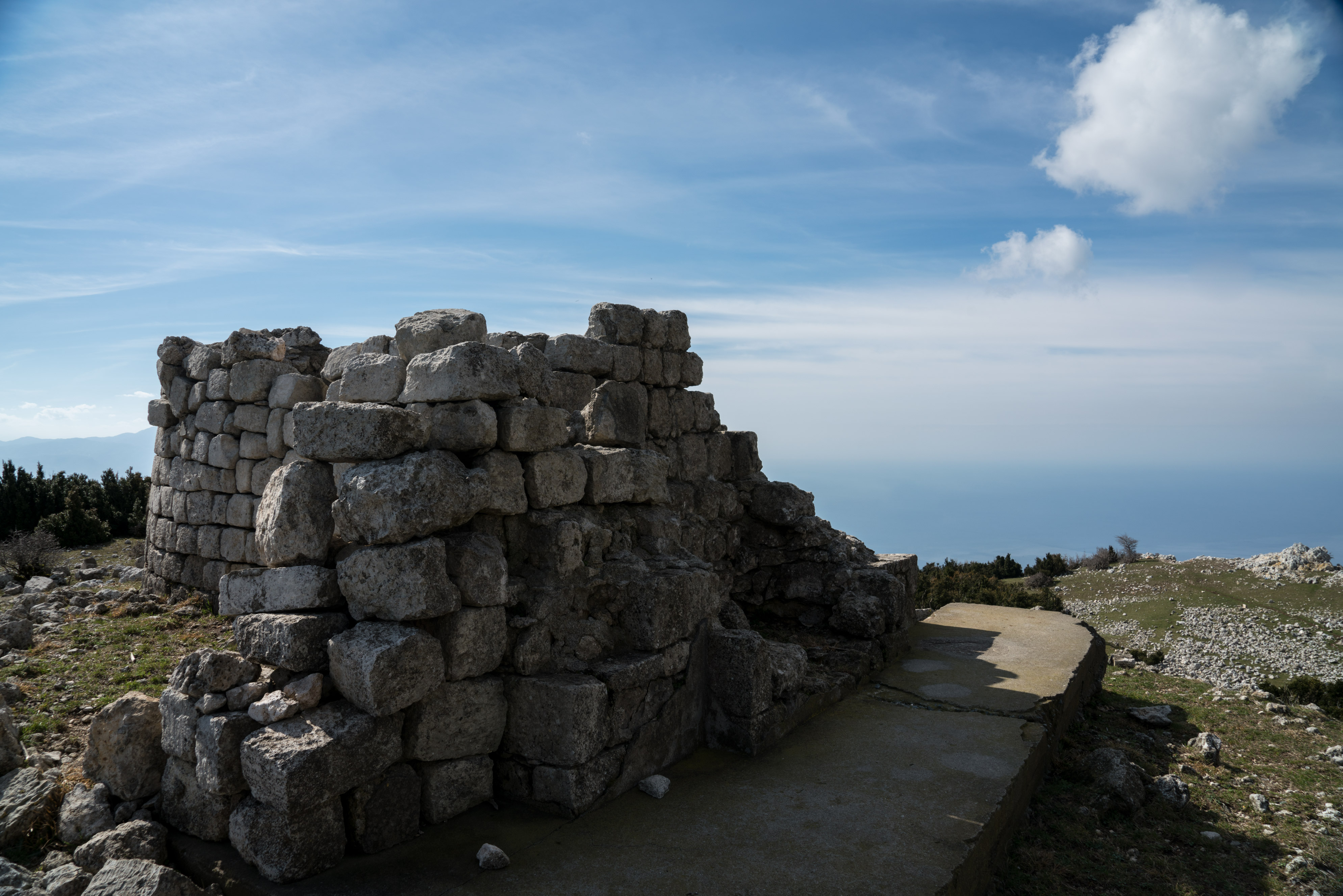 armenisches Denkmal "Vapur" (Schiff) auf dem Mosesberg; Foto: Jochen Menzel/transfers-film