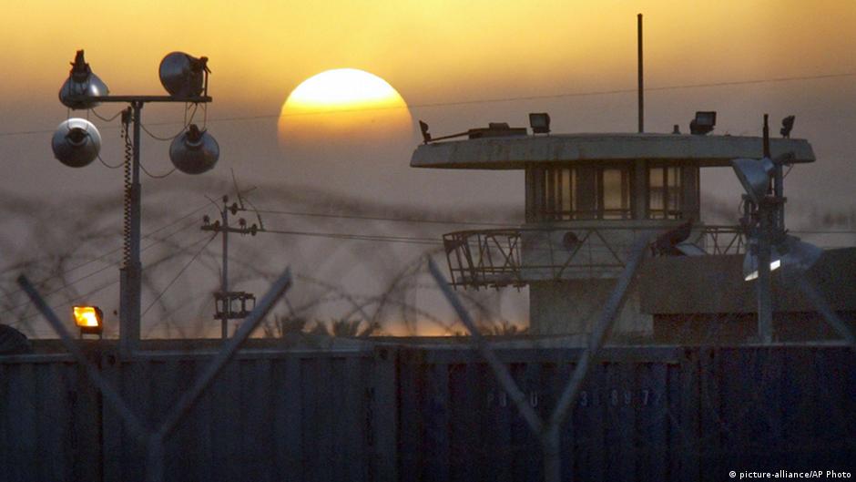 Abu Ghraib prison in Baghdad (photo: picture-alliance/AP Photos/John Moore)