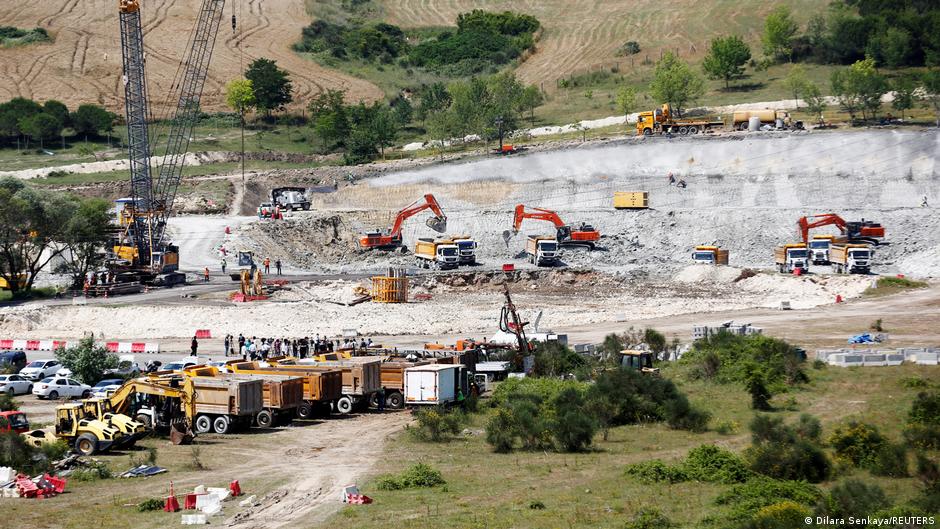 Bauarbeiten auf Istanbuls gigantichem Kanalprojekt (Foto: Dilara Sankaya/Reuters)