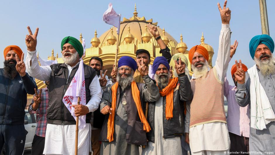 Nach der Kehrtwende der Regierung feierten Landwirte im November in der Millionenstadt Amritsar im Bundesstaat Punja; Foto Narinder Nanu/AFP/Getty Images 