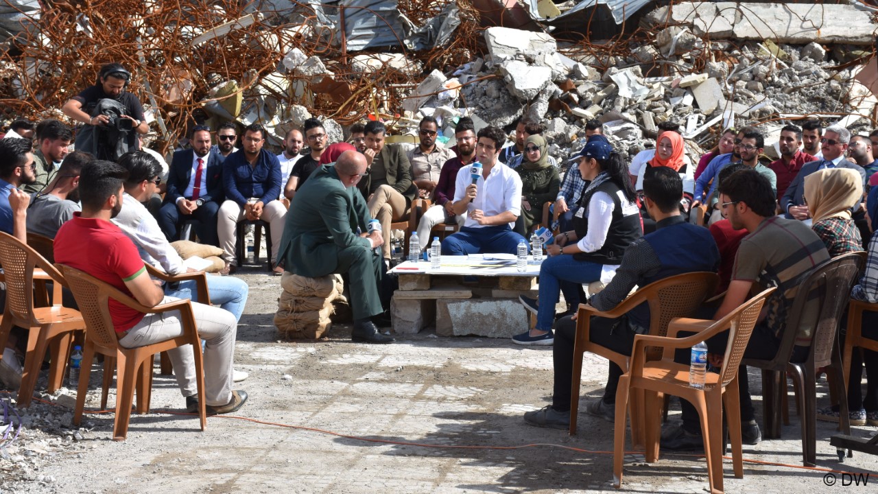 Jaafar Abdul-Karim's DW programme "Jaafartalk" (formerly "Shababtalk") also broadcast an episode from the ruins of Mosul in Iraq in May 2018 (photo: DW)