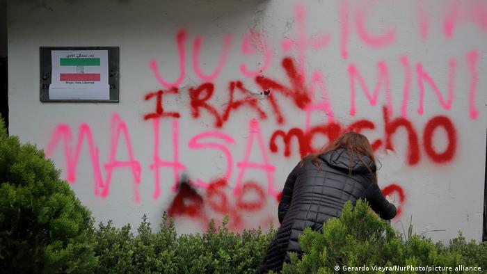 Iran-Proteste: An der der iranischen Botschaft in Mexiko-City