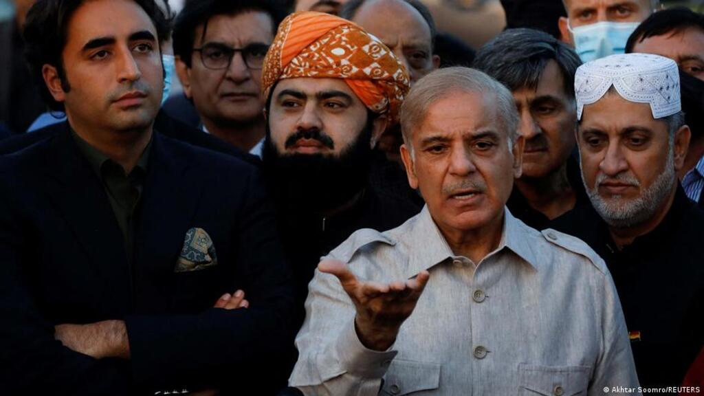 Pakistan's new head of government Shehbaz Sharif (photo: Akhtar Soomro/Reuters)