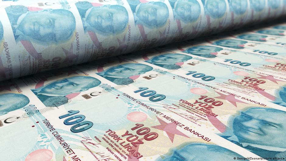 يتوقع المراقبون أن يكون لتفجير شارع الاستقلال تداعيات على الاقتصاد التركي. Symbolbild Türkische Lira Foto Picture Alliance 