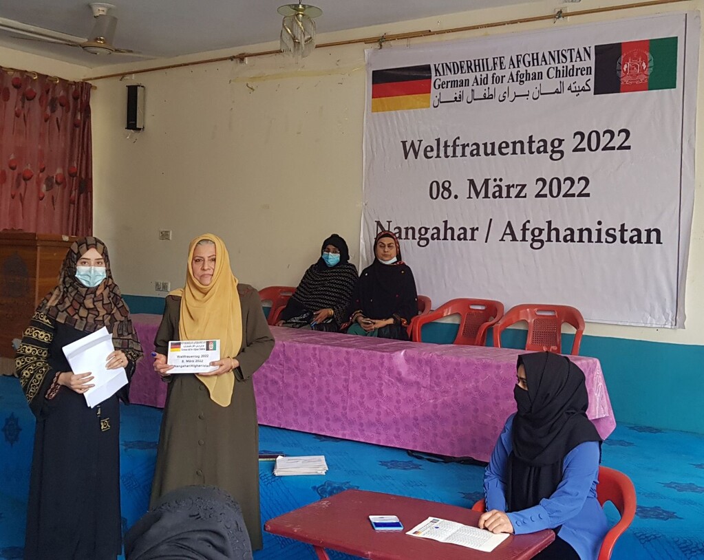 يوم المرأة العالمي في مشروع لمساعدة الأطفال في أفغانستان. Weltfrauentagn in einem Projekt der Kinderhilfe Afghanistan; Foto: Kinderhilfe Afghanistan